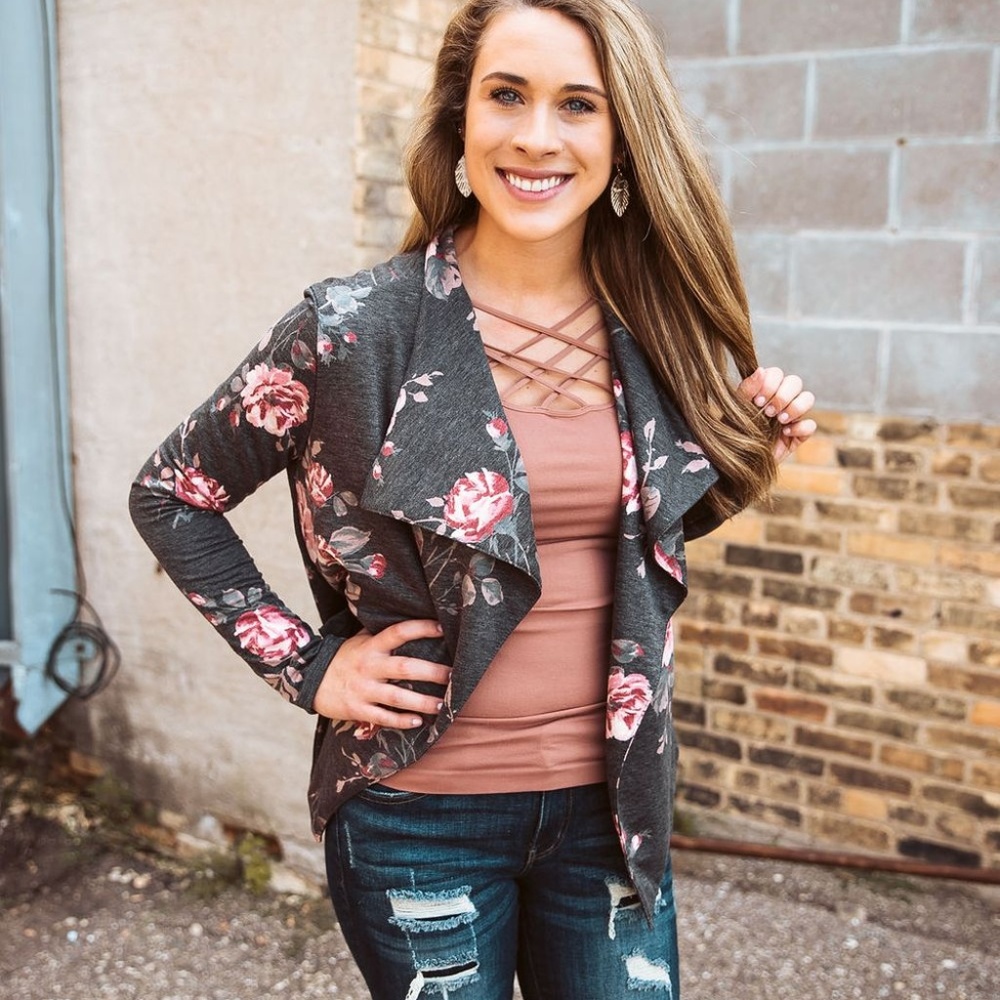 Boutique Floral Jacket new w/tags sz Medium